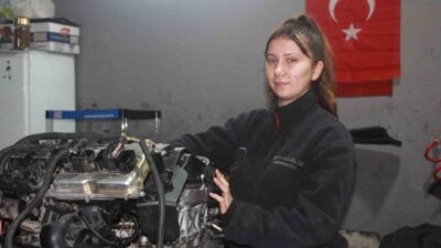 Ordu'nun Altınordu ilçesinde, 17 yaşındaki Dilem Selis, oto bakım atölyesinde