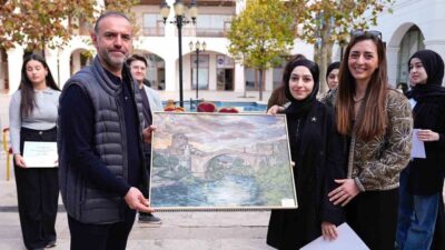 Sancaktepe Belediyesi, gençlerin eserlerini sergileyen Karma Resim Sergisi'ni Prof. Dr.