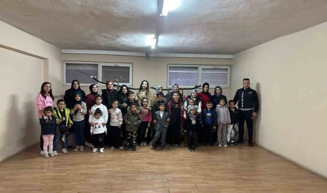 Afyonkarahisar’da Aile Yılı Kapsamında Öğrenciler Güvenlik Kurumlarını Ziyaret Etti Afyonkarahisar'da "Aile Yılı" kapsamında, Dodurga İlkokulu öğrencileri, Sandıklı Kaymakamlığı'nın önderliğinde