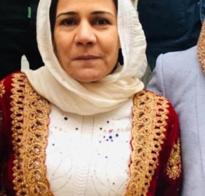 Şanlıurfa'nın Suruç ilçesinde, Yıldırım Mahallesi'nde yaşayan 44 yaşındaki Emine Fırat,