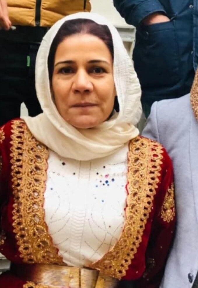 Şanlıurfa'nın Suruç ilçesinde, Yıldırım Mahallesi'nde yaşayan 44 yaşındaki Emine Fırat,