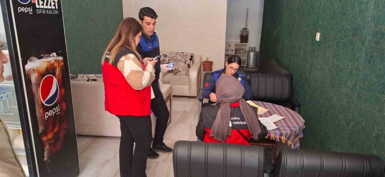 Haliliye'de düzenlenen gıda denetimlerinde 81 iş yeri incelendi. İki iş