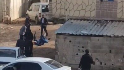 Şanlıurfa'nın Eyyübiye ilçesinde çocuklar arasındaki bir tartışma, ailelerin karışmasıyla silahlı