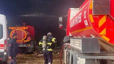Şanlıurfa’nın Viranşehir ilçesindeki bir pamuk fabrikasında çıkan yangın, tonlarca pamuk