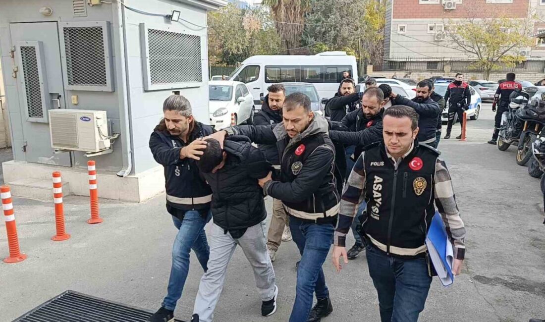 Şanlıurfa'nın Karaköprü ilçesinde iki iş yerine düzenlenen silahlı saldırılar sonucu