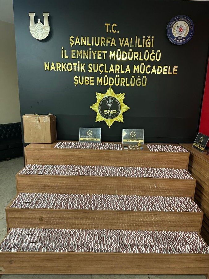 Şanlıurfa'da uyuşturucu ticaretine yönelik operasyonda, 3 şüpheli yakalandı. Yapılan aramalarda