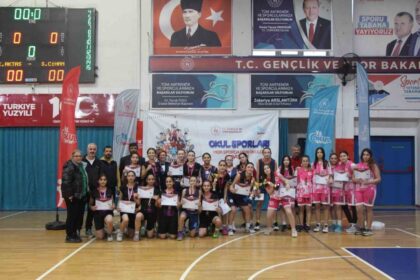 Düzce’de Yıldız Kızlar Basketbol Şampiyonası’nda Birinci Şehit Cihan Aksan Ortaokulu Oldu