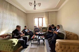 Erzincan Emniyet Müdürlüğü, Şehit Polis Memuru Hakan Can’ı Anmak İçin Ailesini Ziyaret Etti