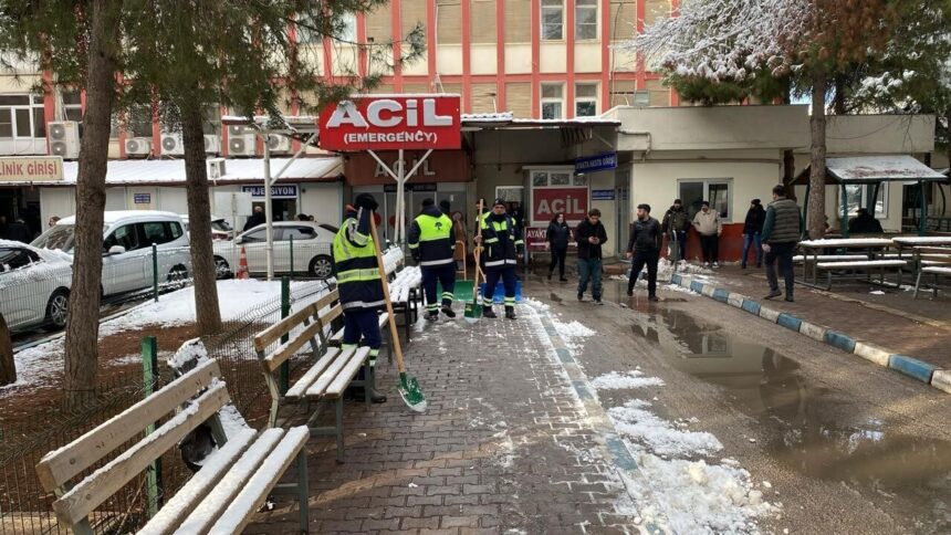 Şehitkamil Belediyesi, kar yağışı sonrası 750 personel ve 120 araçla seferber oldu