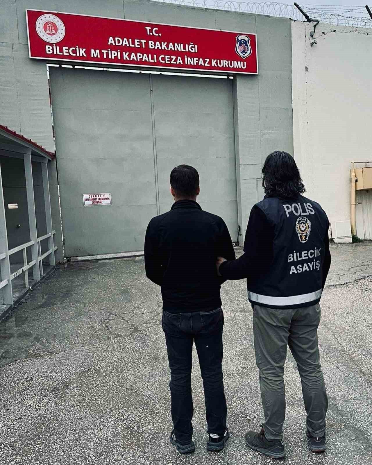 Bilecik’te, 8 dolandırıcılık suçundan aranan ve 7 yıl 6 ay