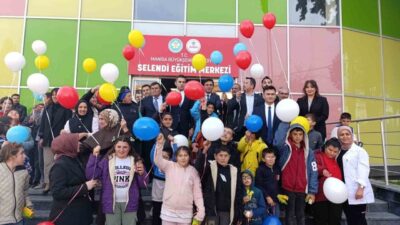 Selendi ilçesinde 3 Aralık Dünya Engelliler Günü kutlandı. Programa katılan