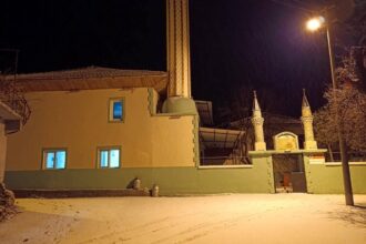 Selendi’nin Yüksek Kesimlerinde Mevsimin İlk Kar Yağışı Gerçekleşti