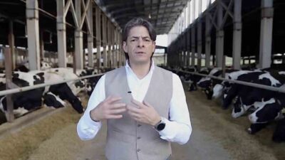 Bursa İli Damızlık Sığır Yetiştiricileri Birliği Başkanı Sencer Solakoğlu, istifa