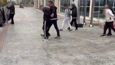 Uşak’ta Narkotik Suçlarla Mücadele Şube Müdürlüğü, düzenlediği operasyonda 4 adreste