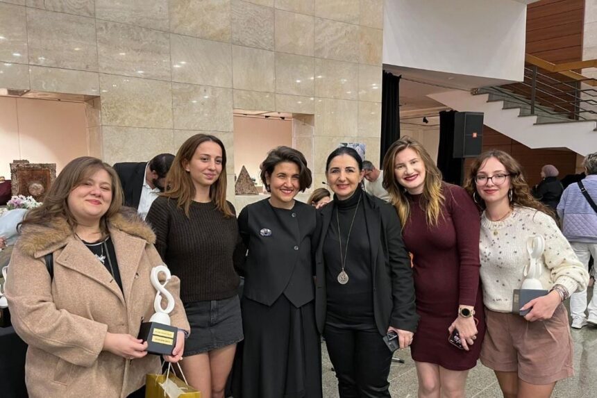 Bilecik Şeyh Edebali Üniversitesi Güzel Sanatlar Fakültesi, İzmir’de ödüller kazandı.