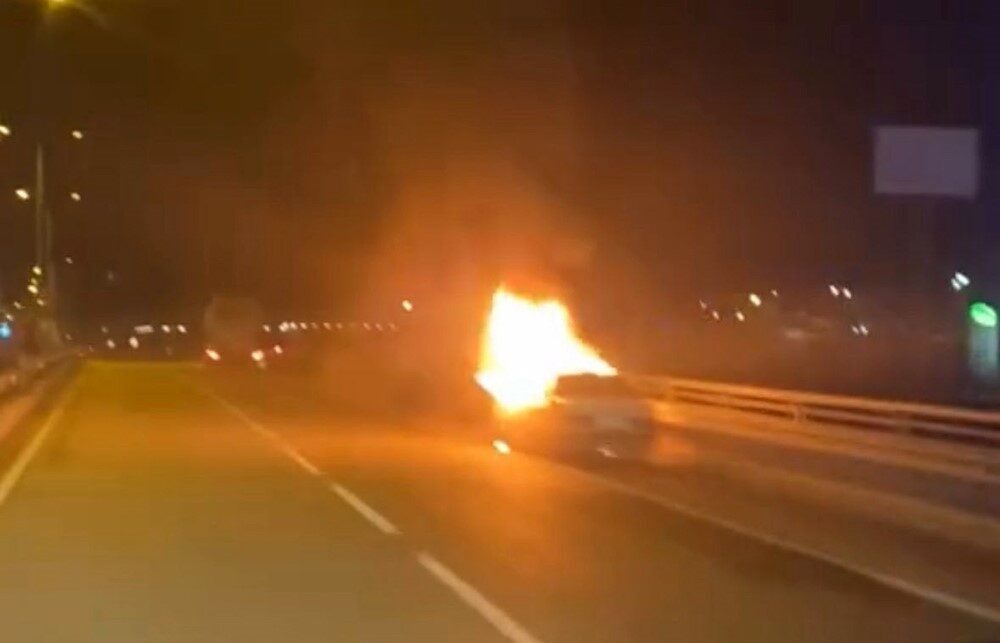 Bolu'da sabah saatlerinde seyir halindeki bir Fiat Tofaş marka otomobilin