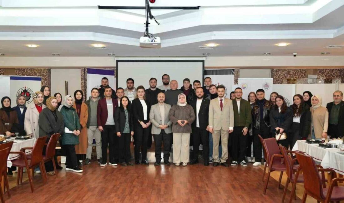 Düzce’de Sigortacılık Öğrencileri Sektör Temsilcileriyle Bir Araya Gelerek Staj Fırsatlarını Görüştü Düzce Üniversitesi'nde düzenlenen etkinlikte, öğrencilerle sektör temsilcileri bir araya geldi.