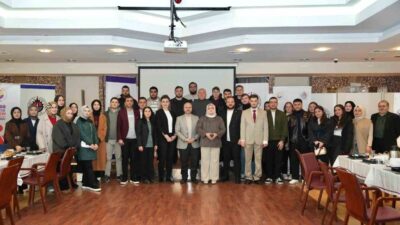 Düzce Üniversitesi'nde düzenlenen etkinlikte, öğrencilerle sektör temsilcileri bir araya geldi.