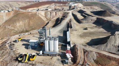Siirt'te, 2024 yılında 110 dönümlük alanda kurulan asfalt plenti ve