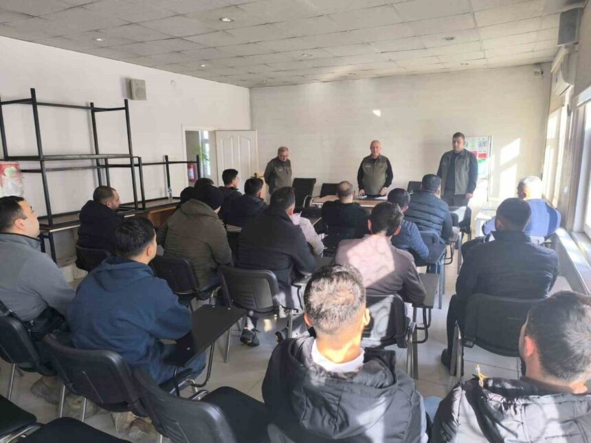 Siirt’te avcılık belgesi almak isteyenlere eğitim düzenlendi.