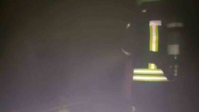 Siirt'in Kurtalan ilçesindeki Tekel Mahallesi'nde bir apartmanda elektrik panosunda çıkan