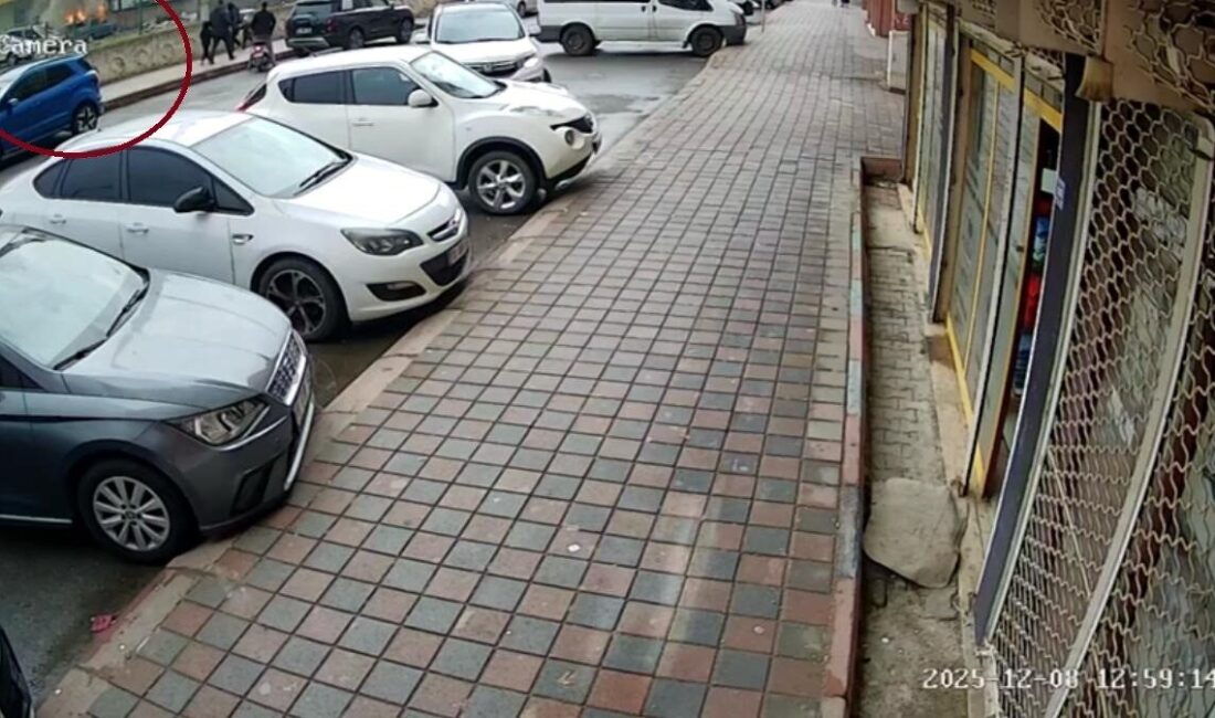 Siirt'in Kurtalan ilçesinde 8 Aralık'ta park halindeki bir otomobilin kundaklandığı