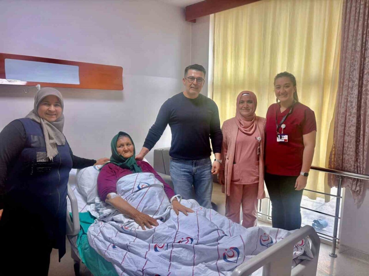 Mersin'in Silifke ilçesindeki devlet hastanesinde, 82 yaşındaki Müslime Tepe'ye bacak