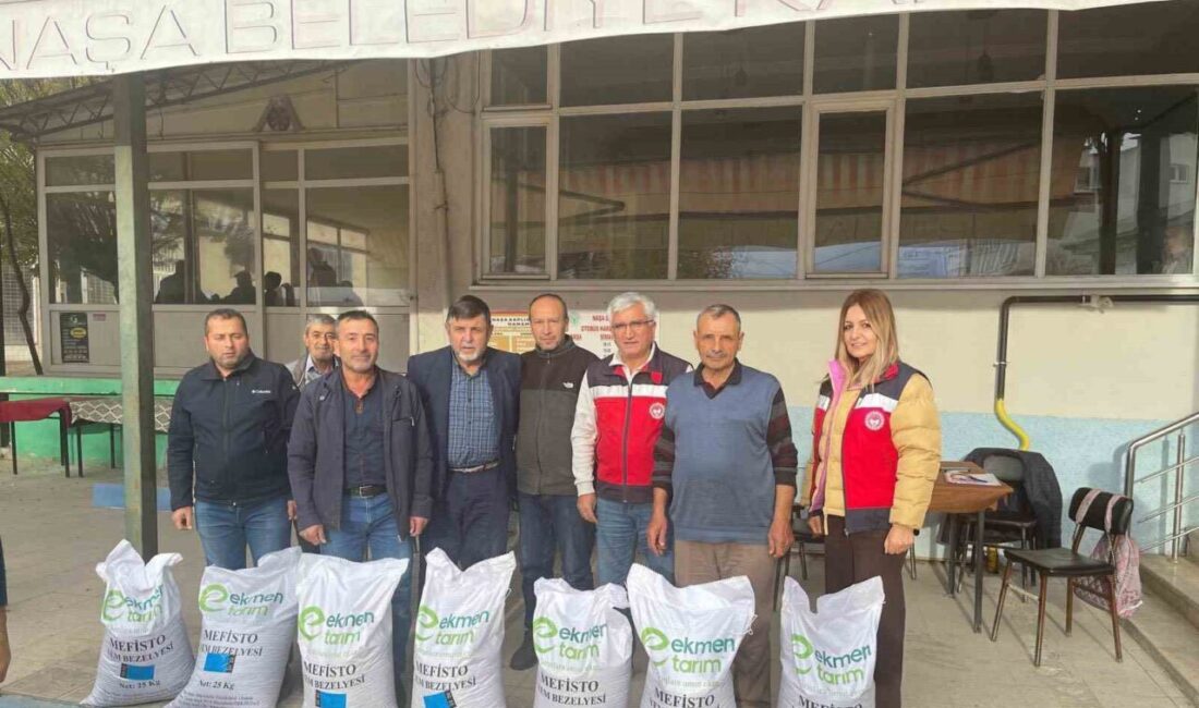Simav’da 39 Üreticiye 1,5 Ton Yem Bezelyesi Tohumu Desteği Verildi Kütahya'nın Simav ilçesinde Tarım Bakanlığı, Naşa beldesindeki 39 üreticiye 1,5