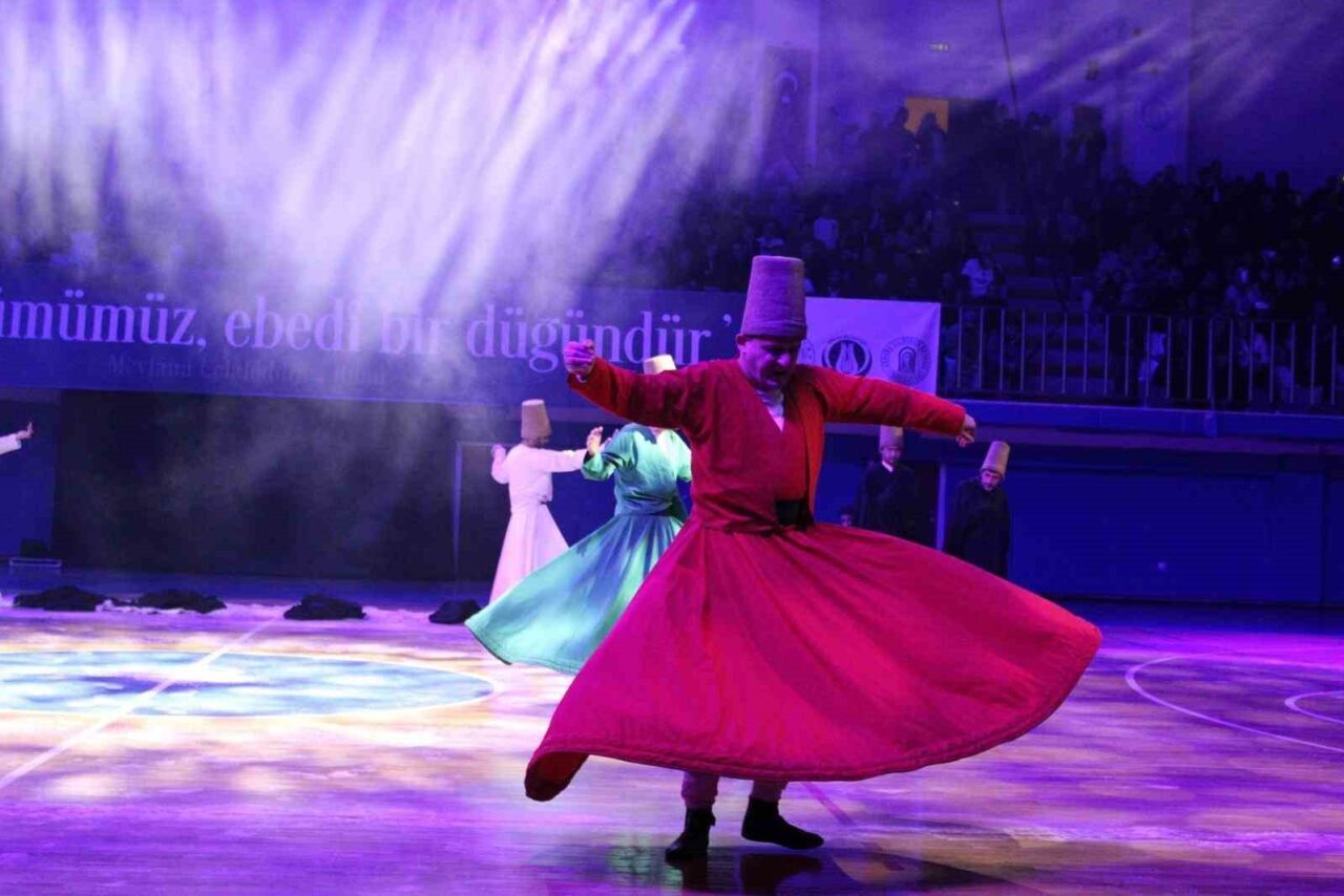 Sincan’da Mevlana Celaleddin-i Rumi'nin vefatının 752. yılı dolayısıyla düzenlenen ‘Şeb-i