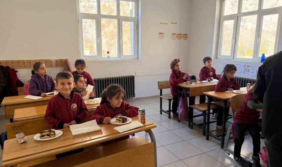 Şırnak'ın Beytüşşebap ve Uludere ilçelerindeki öğrenciler, hayırsever polis memuru Mustafa