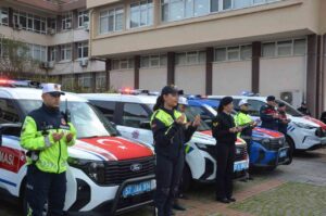 Sinop Hükümet Meydanı'nda düzenlenen törenle, İl Emniyet Müdürlüğü ve İl