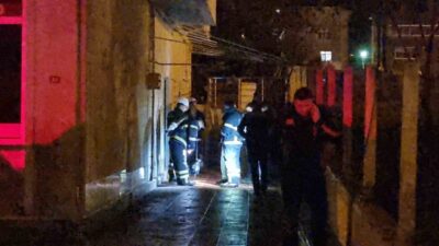 Sinop'un Korucuk Mahallesi'nde bir binanın kömürlüğünde elektrik kontağından çıkan yangın,