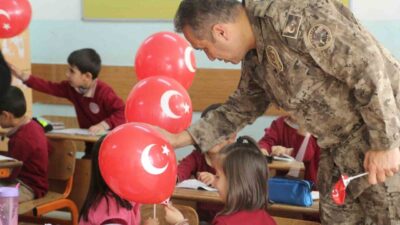Şırnak İl Emniyet Müdürü Volkan Sazak, Şehit Şafak Evran İlkokulu'nu