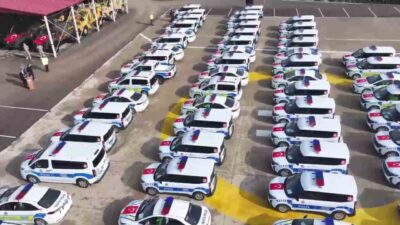 Şırnak'ta düzenlenen araç teslim töreninde, İçişleri Bakanlığı tarafından gönderilen 189