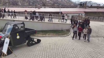 Şırnak'ın Beytüşşebap ilçesinde Jandarma Komando Alay Komutanlığı, sosyal sorumluluk projeleri