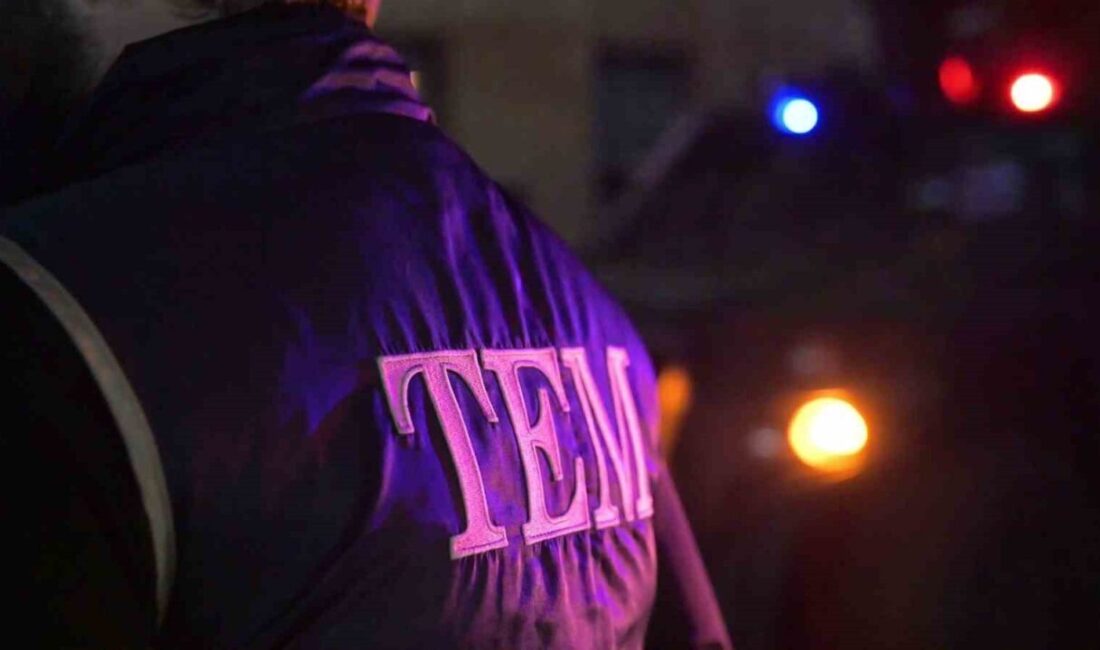 Şırnak'ta İl Emniyet Müdürlüğü, şafak vakti düzenlediği uyuşturucu operasyonunda 25