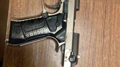 Şişli'deki bir İETT durağında havaya ateş açan M.K. (22) ve