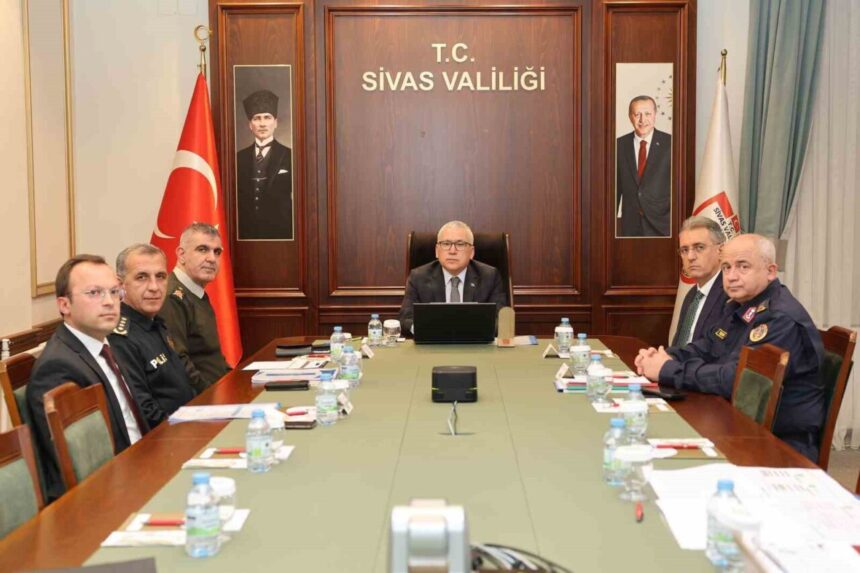 Sivas’ta Güvenlik Bilgilendirme Toplantısı Yapıldı: Uyuşturucu Operasyonları ve Asayiş Raporları Açıklandı