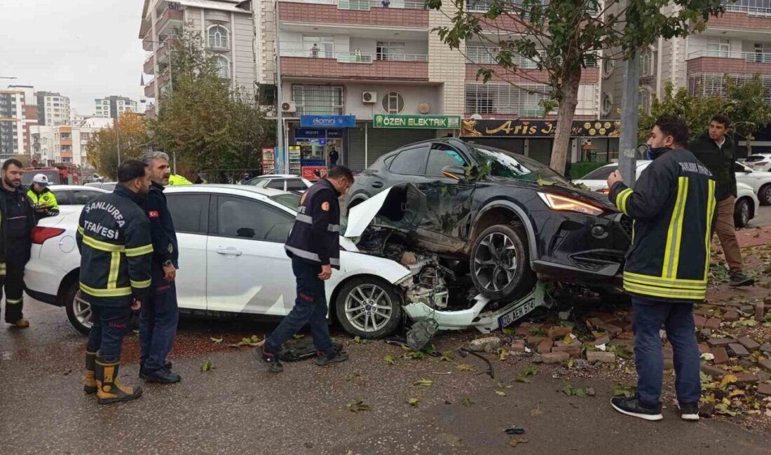Siverek’te İki Araç Çarpıştı: 2 Yaralı Hastaneye Sevk Edildi Şanlıurfa'nın Siverek ilçesinde, Yenişehir Mahallesi'nde iki otomobilin çarpışması sonucu Y.G.