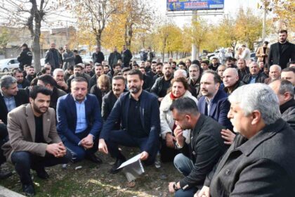 Siverek’te Acılı Eşin Feryadı: “Bu Yol Burada Kalmasın, Başka Çocuklar Yetim Kalmasın!”