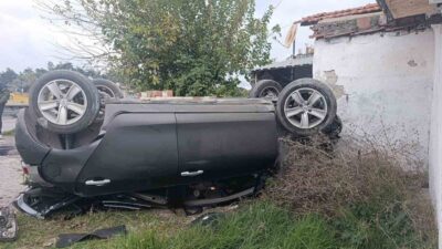 Söke ilçesinde Dilara Ö.'nün kullandığı otomobil, direksiyon hakimiyetinin kaybedilmesi sonucu