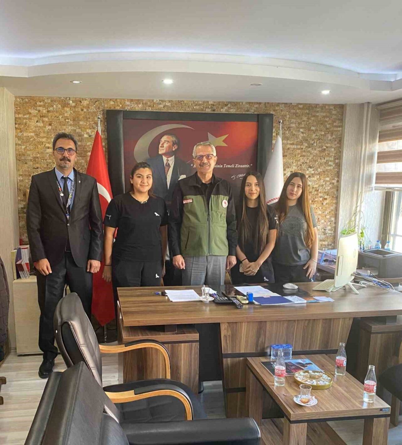 Söke'deki bir özel okulun öğrencileri, "Çevrenin Genç Sözcüleri" programı çerçevesinde