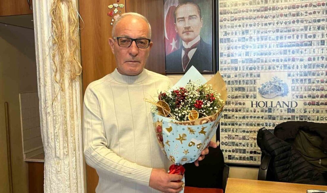 Bolu’da yeni yıl hazırlıkları kapsamında kokina bitkisine olan talep artıyor. Bolu'da yeni yıl yaklaşırken kokina bitkisi vitrinlerdeki yerini aldı. Hakan