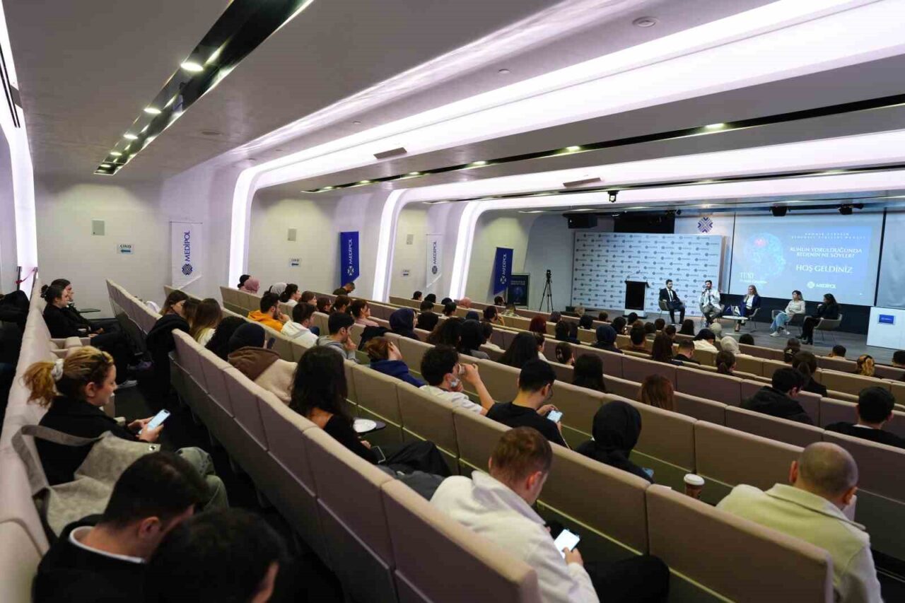 Medipol Sağlık Grubu'nun düzenlediği panelde uzmanlar, kronik stresin vücuda etkilerini