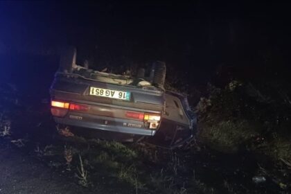 Bilecik’te kontrolden çıkan otomobil su kanalına uçtu; sürücüsü yaralandı