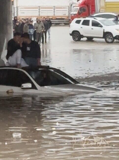 Antalya'nın Demre ilçesinde etkili olan sağanak ve dolu yağışı nedeniyle