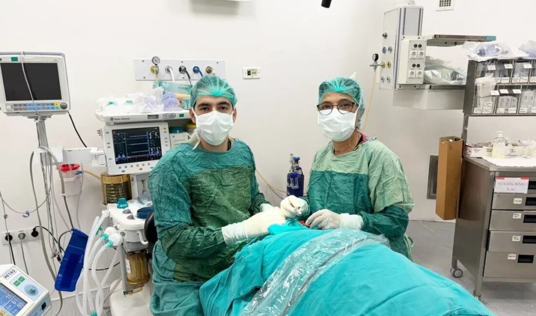 Afyonkarahisar'daki Şuhut Devlet Hastanesi'nde, Göz Hastalıkları Uzmanı Op. Dr. Abdullah