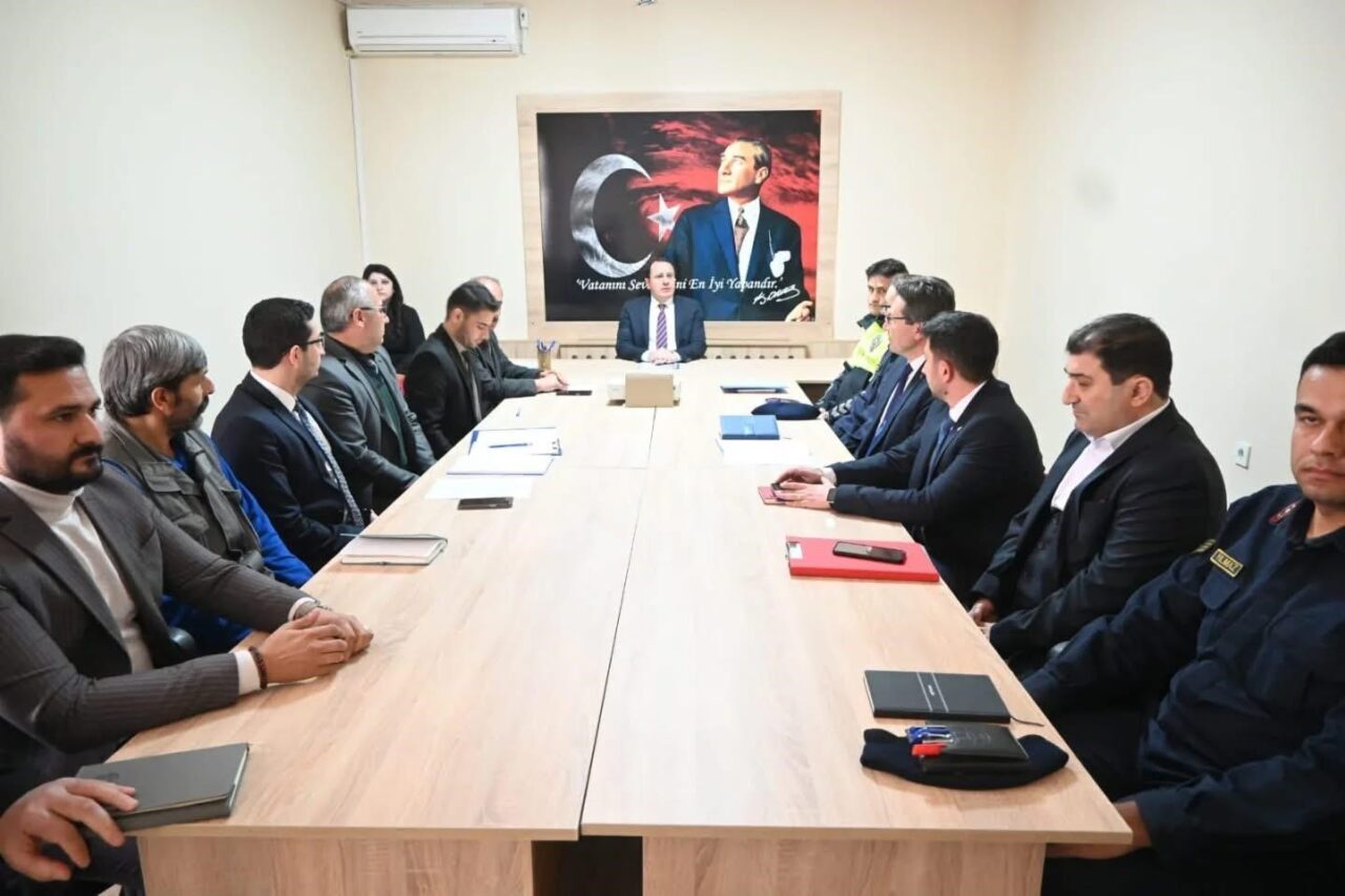 Afyonkarahisar Sultandağı ilçesinde kış tedbirleri toplantısı, Kaymakam Hasan Hüsnü Türker