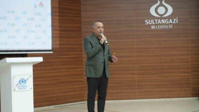 Sultangazi Belediyesi, Yazı Akademisi'nin 7. yılını kutladı. Törende öğrencilere sertifikaları