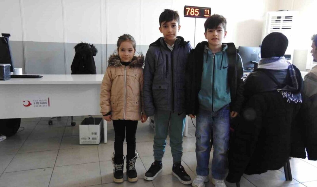 Kilis Öncüpınar Sınır Kapısı'ndan dönen Suriyeli sığınmacılar, Türkiye'nin misafirperverliğine teşekkür